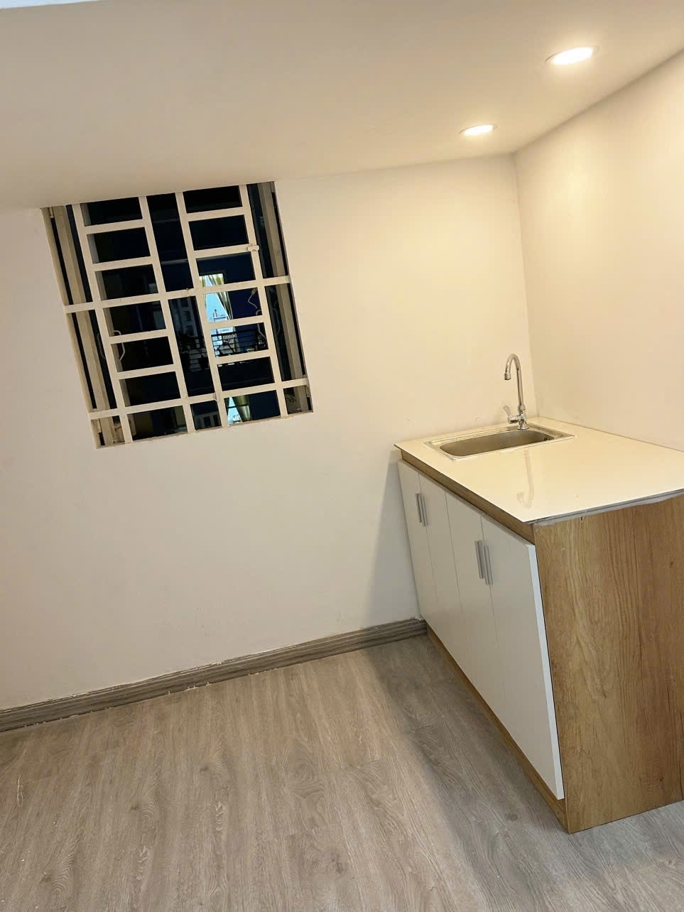 Phòng trọ Duplex 25m2 tại Jinjoo Home Lạc Long Quân - Tân Bình - Phòng bếp