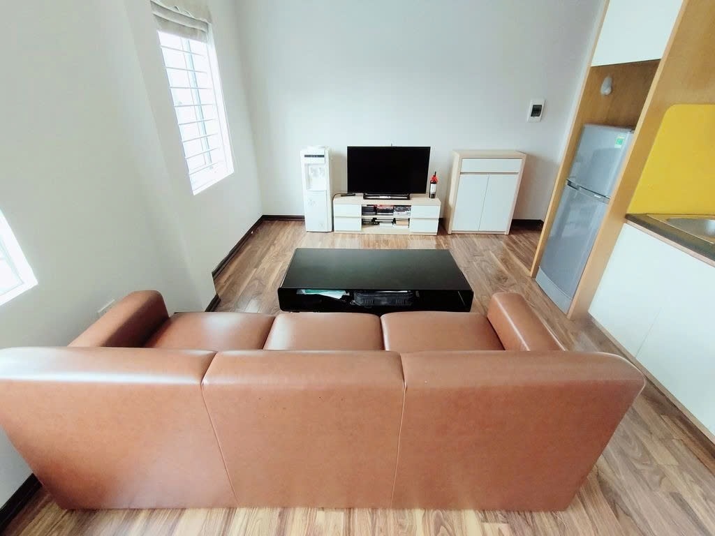 Phòng trọ Studio 40m2 tại PTC House 2 Đội Cấn - Ba Đình  - Phòng khách