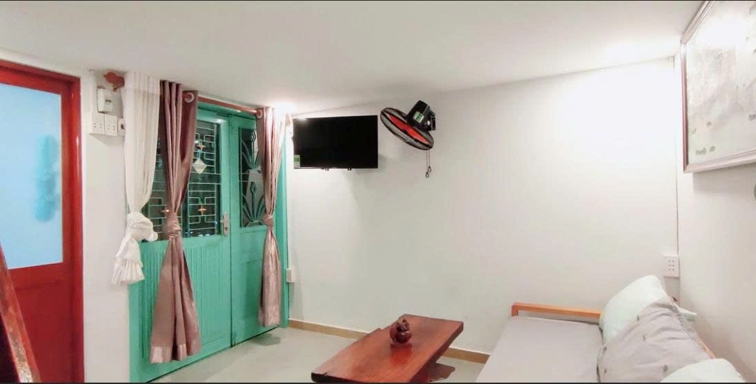 Phòng trọ Duplex 30m2 tại PTC House Lê Lợi - Quận 1 - Phòng khách