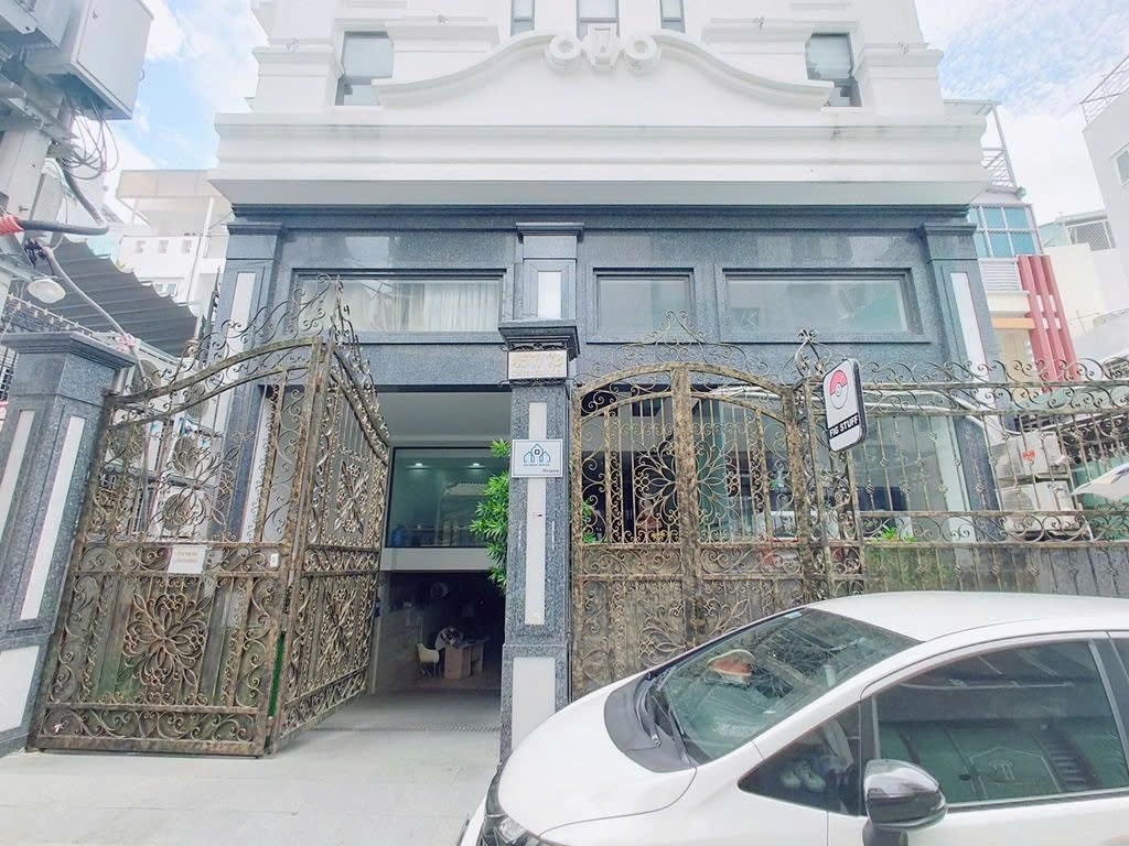 Phòng trọ PTC House Cánh Mạng Tháng Tám - Quận 10 - Toàn cảnh tòa nhà (*)