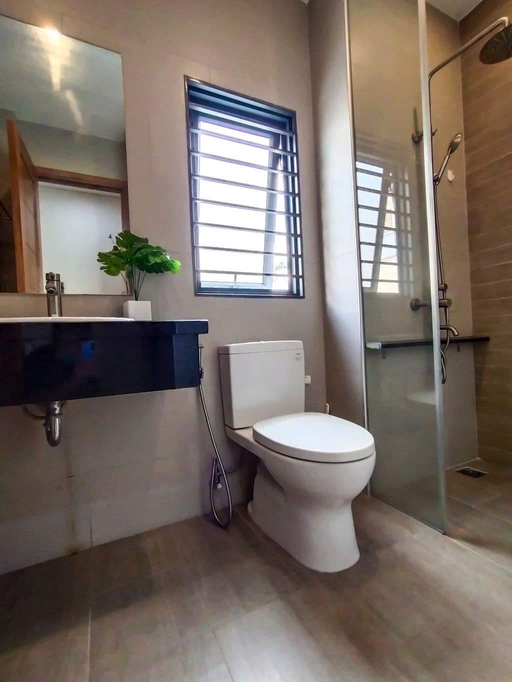 Phòng trọ Studio 40m2 tại PTC House 7 Trần Hưng Đạo - Quận 1  - Phòng tắm