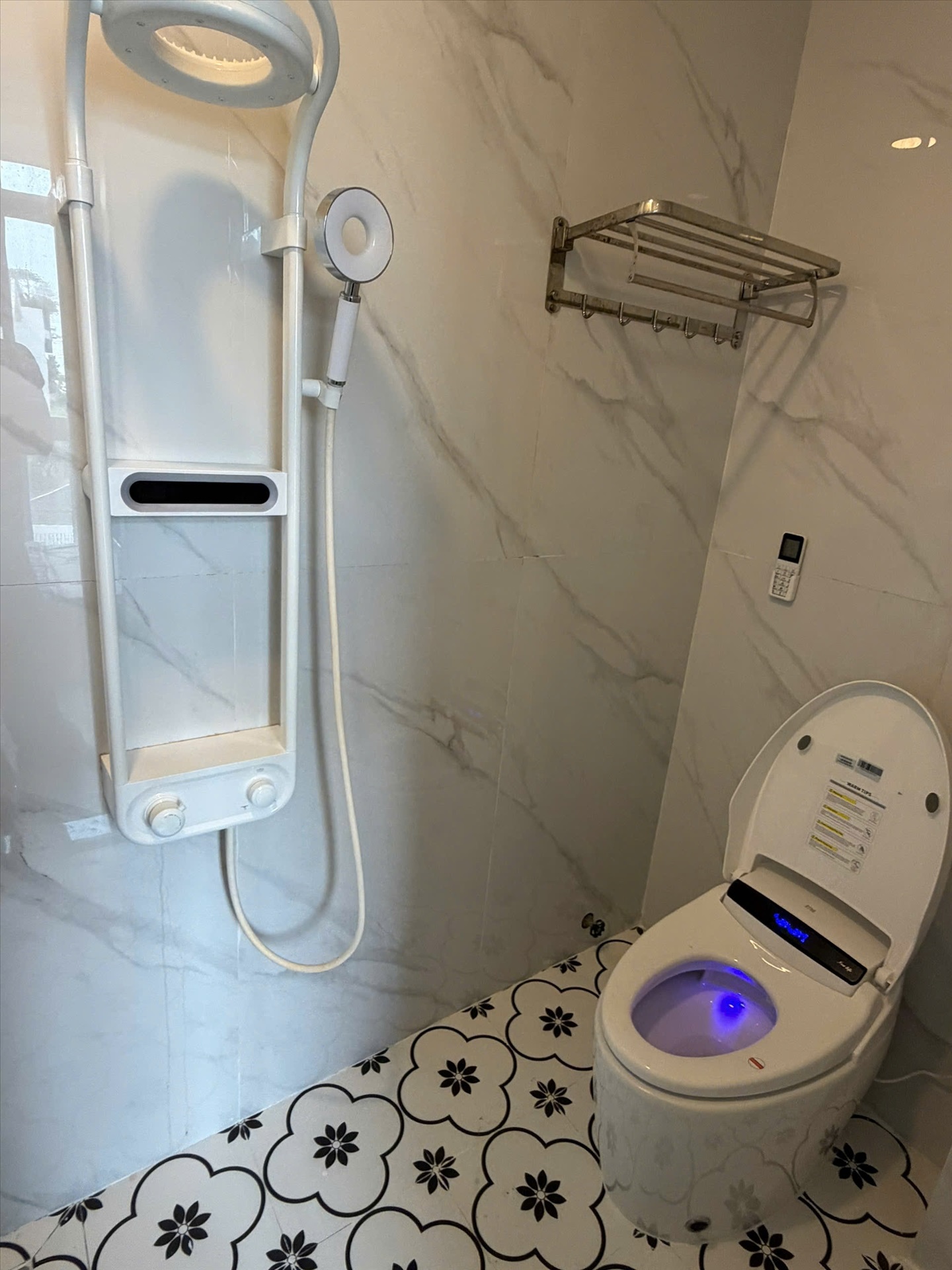 Phòng trọ Studio 25m2 tại Jinjoo Home Trương Đăng Quế - Gò Vấp - Phòng tắm