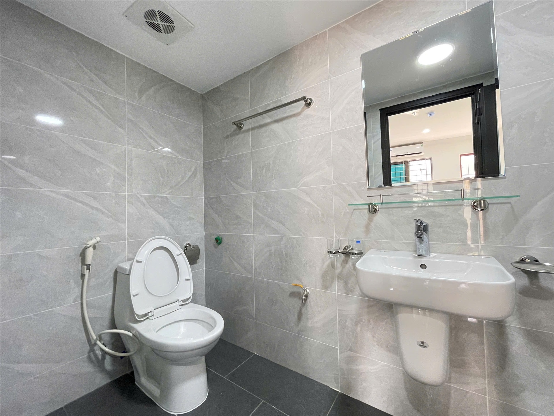 Phòng trọ Studio 25m2 tại CTC Home Mỹ Đình - Nam Từ Liêm - Phòng tắm