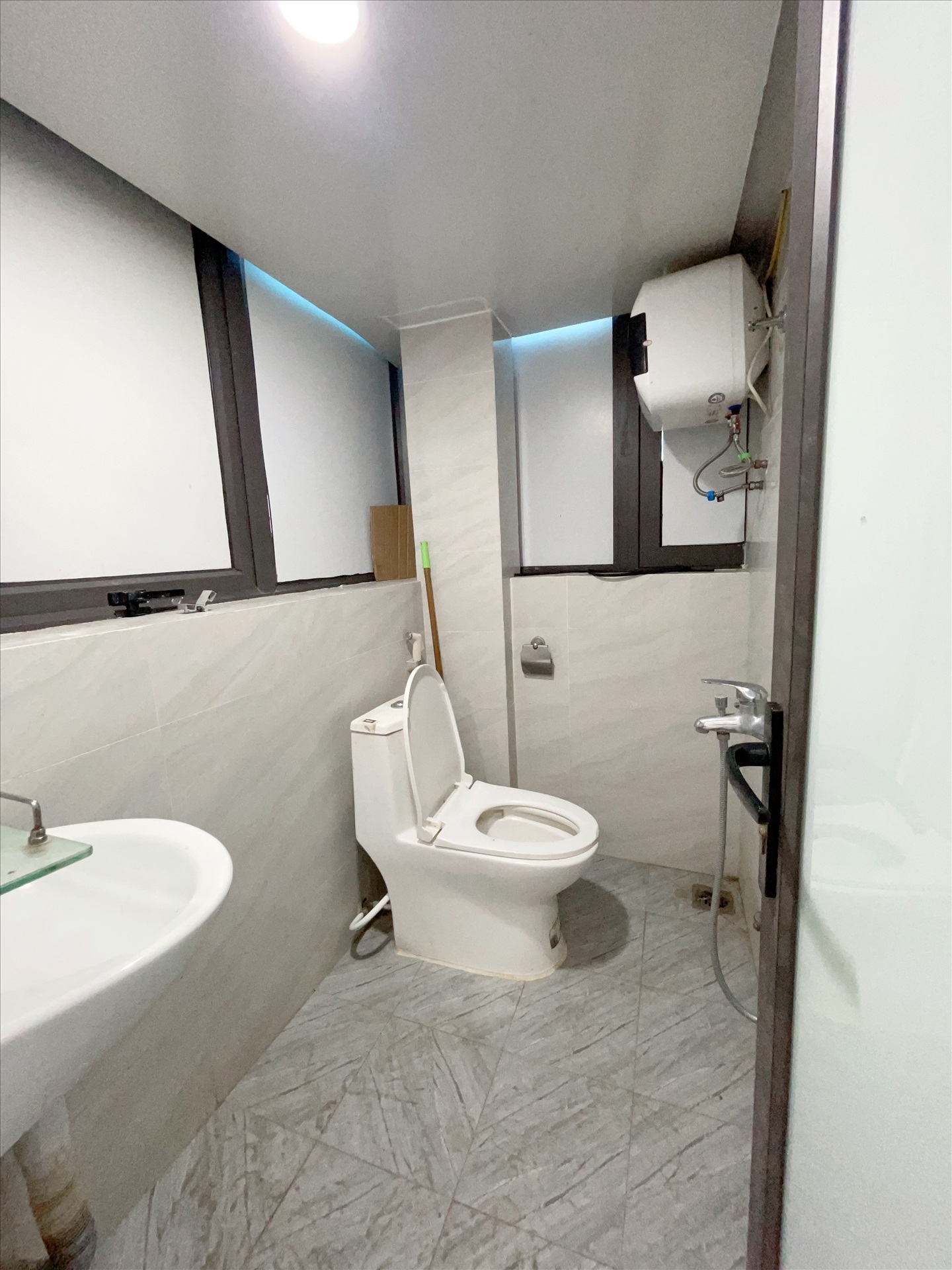 Phòng trọ Studio 25m2 tại GH Home 1 Thanh Bình - Hà Đông - Phòng tắm