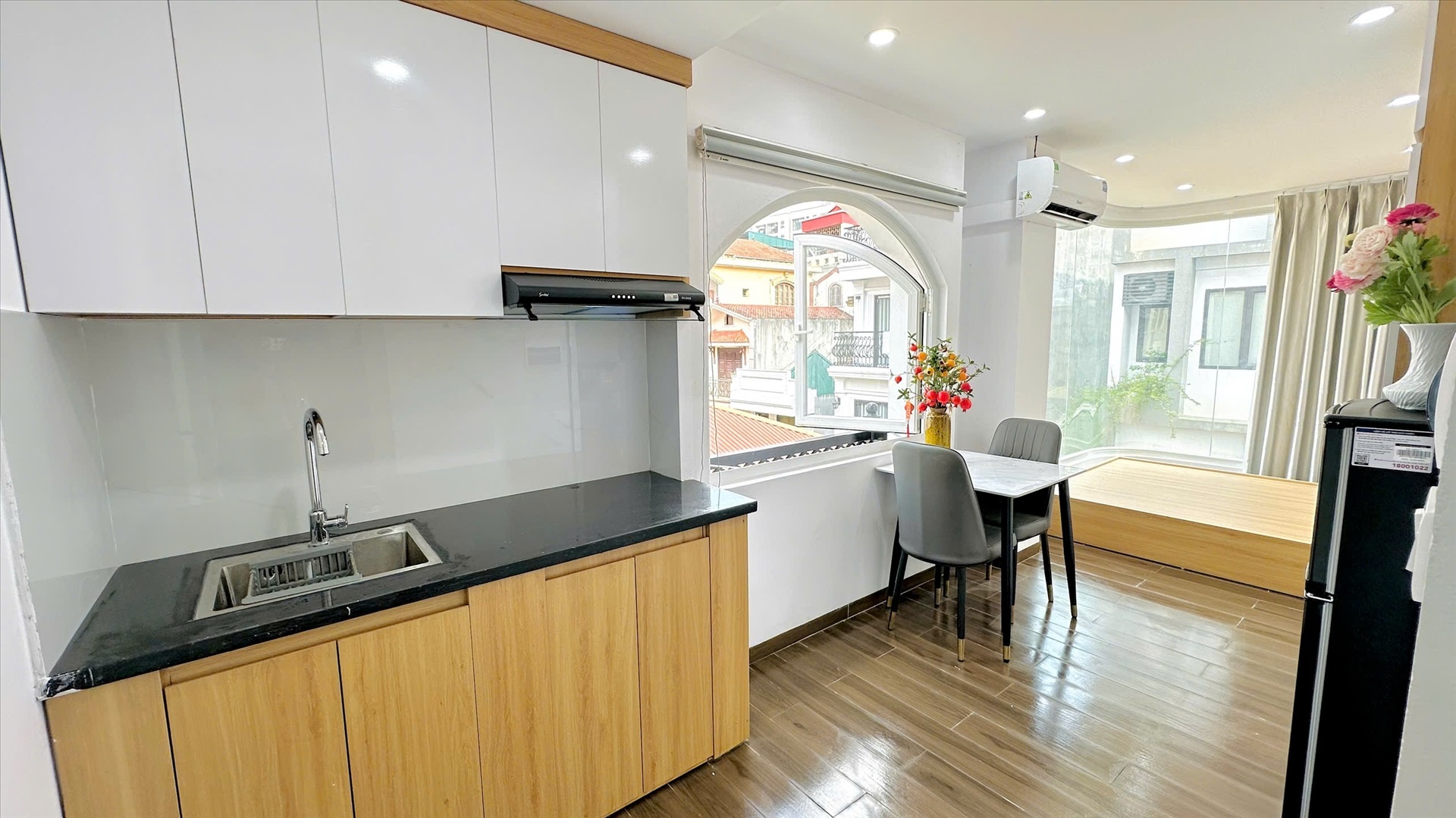 Phòng trọ Studio 28m2 tại TT House Nguyễn Phong Sắc - Cầu Giấy - Phòng bếp