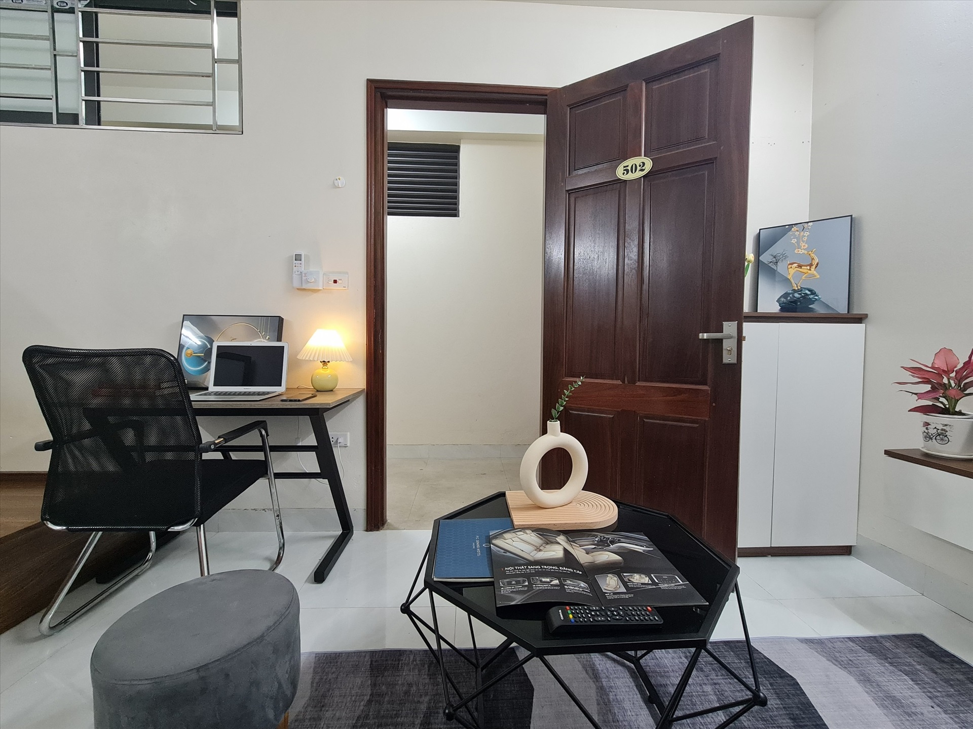 Phòng trọ Studio 40m2 tại THT Land Phạm Văn Đồng - Cầu Giấy - Phòng khách