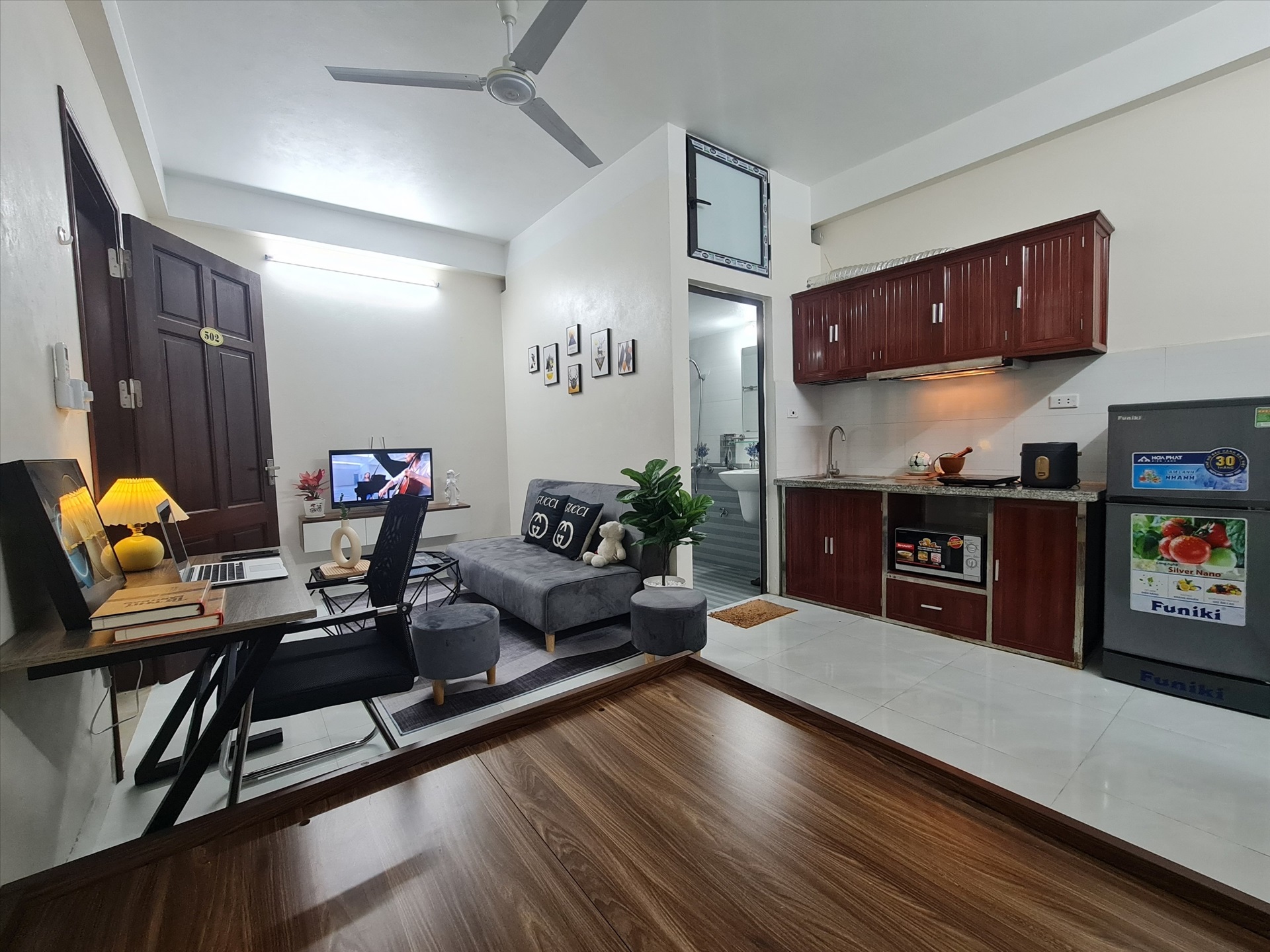 Phòng trọ Studio 40m2 tại THT Land Phạm Văn Đồng - Cầu Giấy - Phòng khách