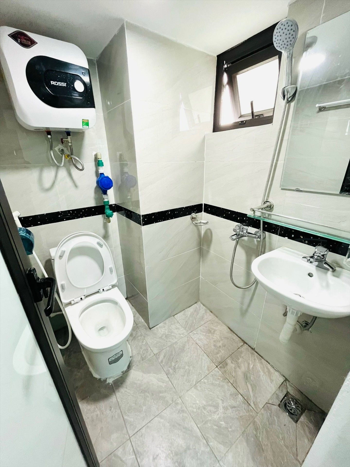 Phòng trọ Duplex 25m2 tại THT Land Mễ Trì Thượng - Nam Từ Liêm - Phòng tắm