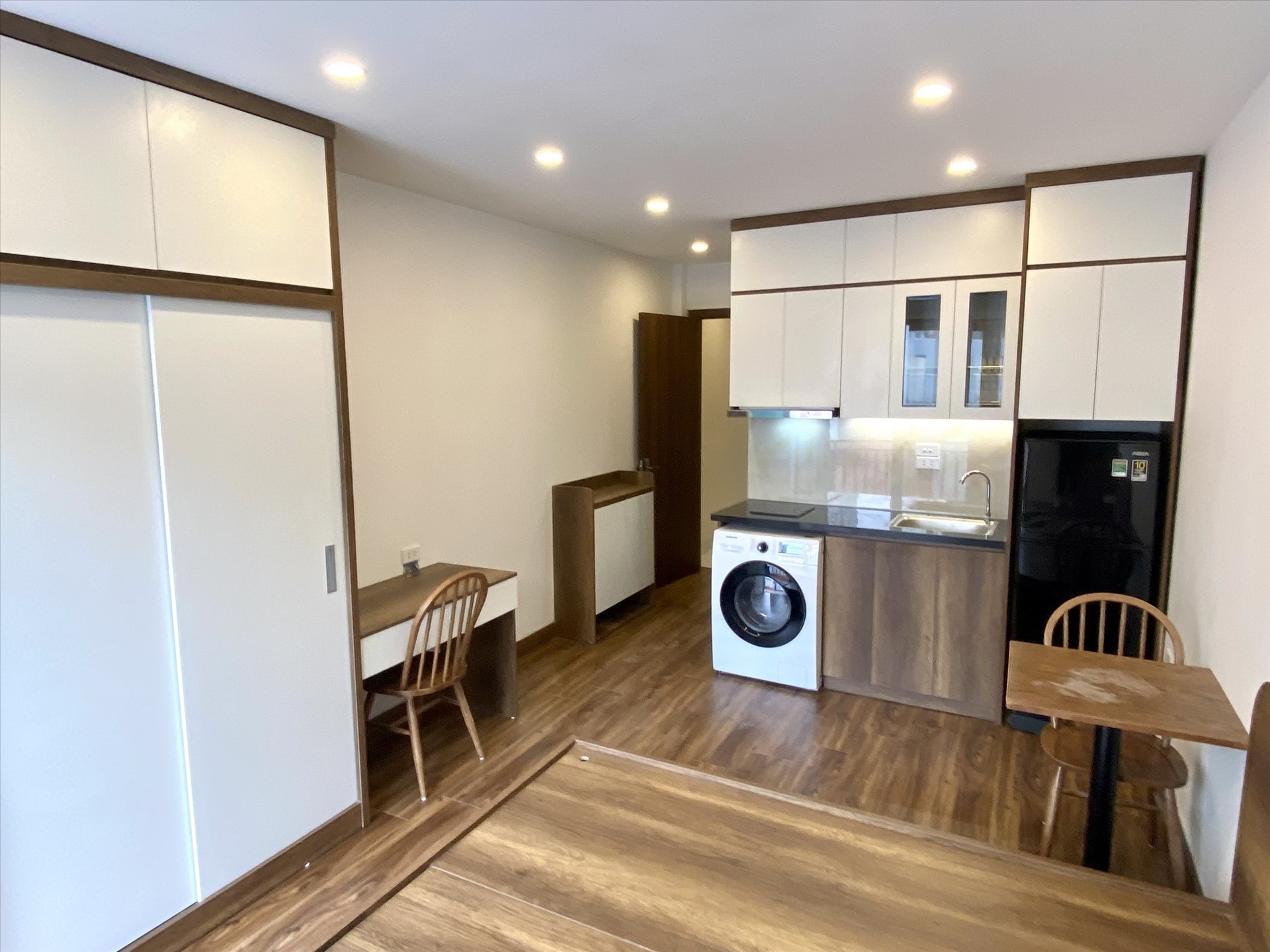 Phòng trọ Studio 25m2 tại THT Land Pháo Đài Láng - Đống Đa - Phòng khách