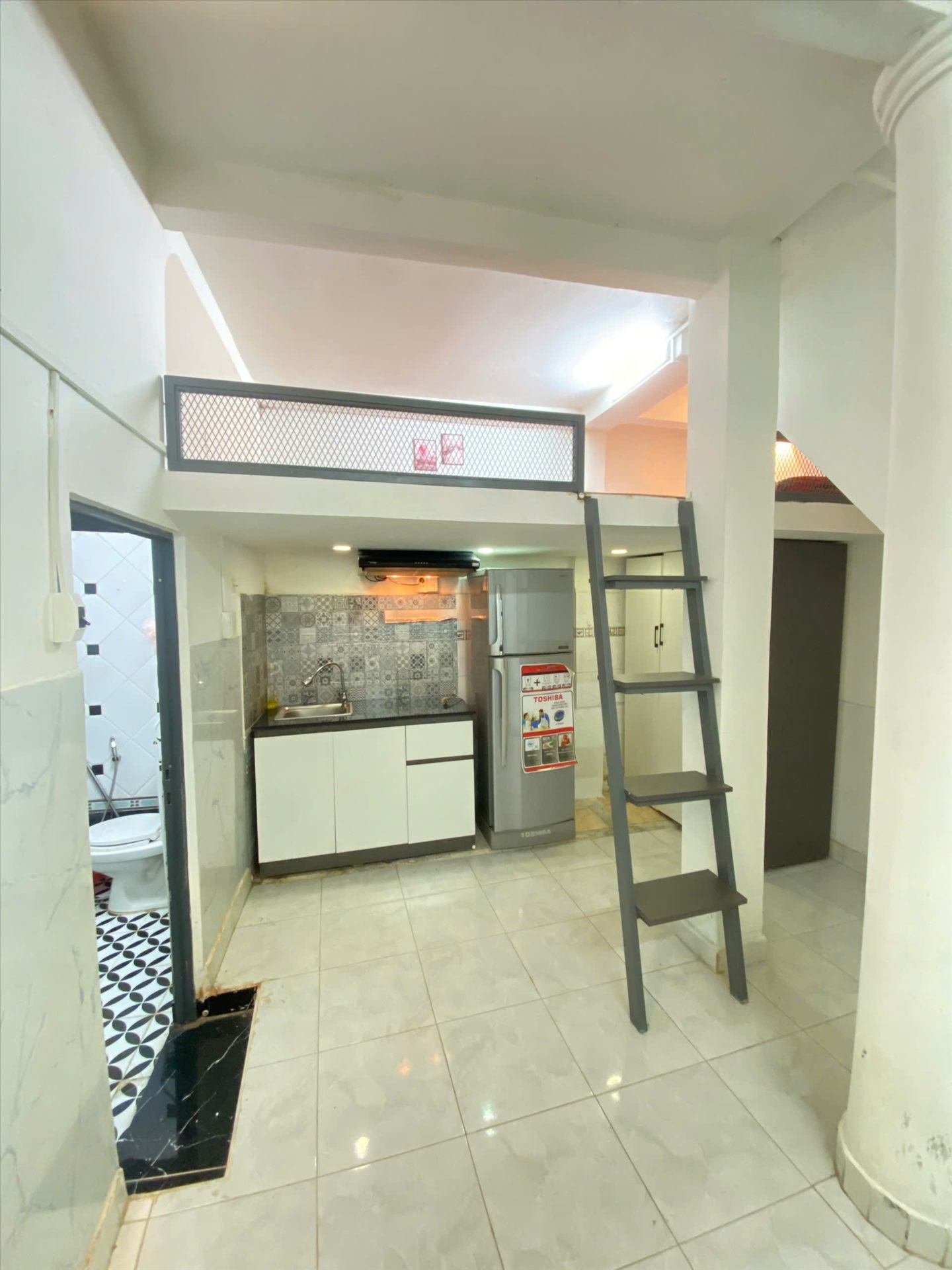 Phòng trọ Duplex 20m2 tại Jinjoo Home Cách Mạng Tháng Tám - Tân Bình - Phòng khách