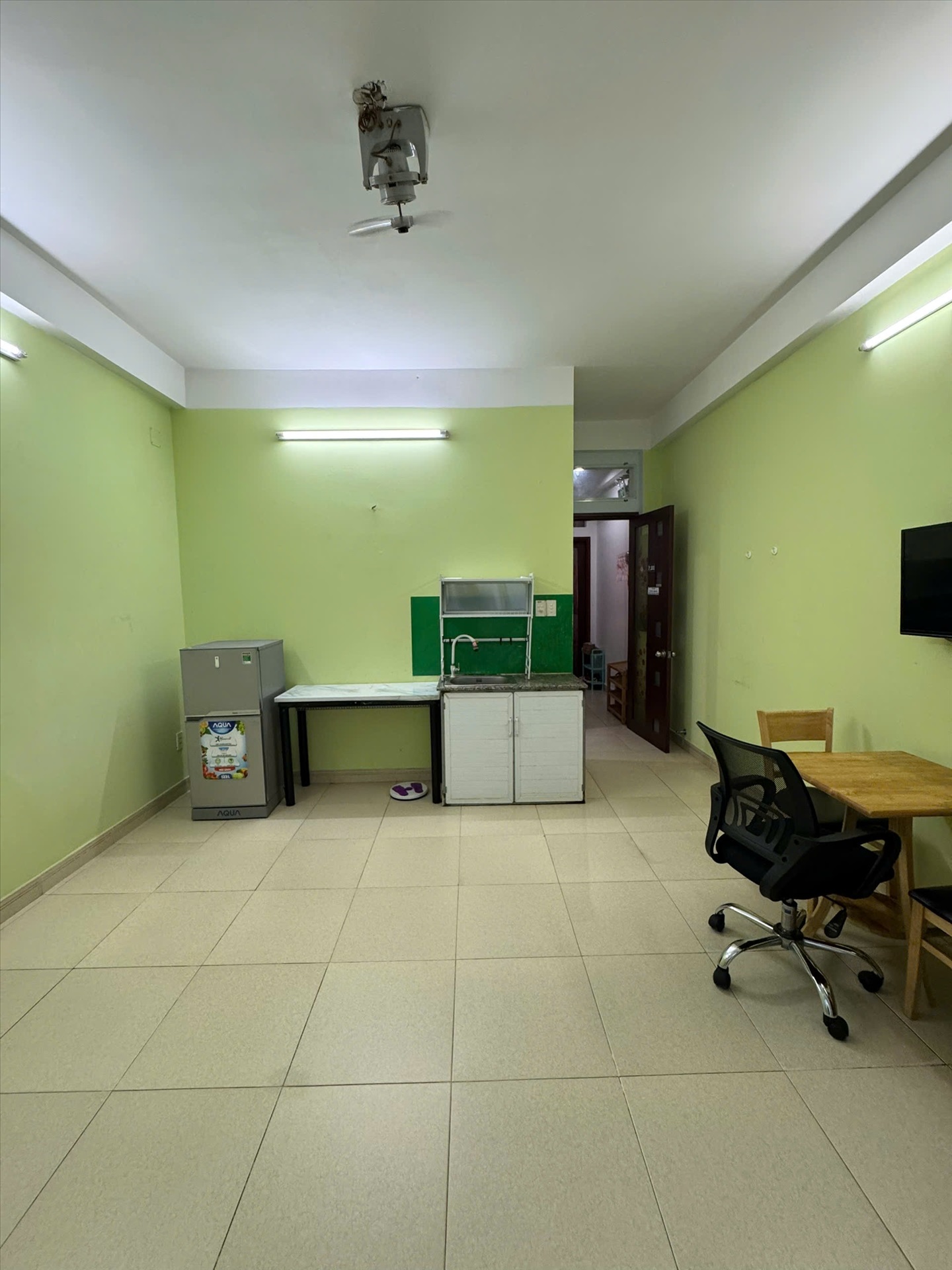 Phòng trọ Jinjoo Home Út Tịch - Tân Bình - Phòng (*)