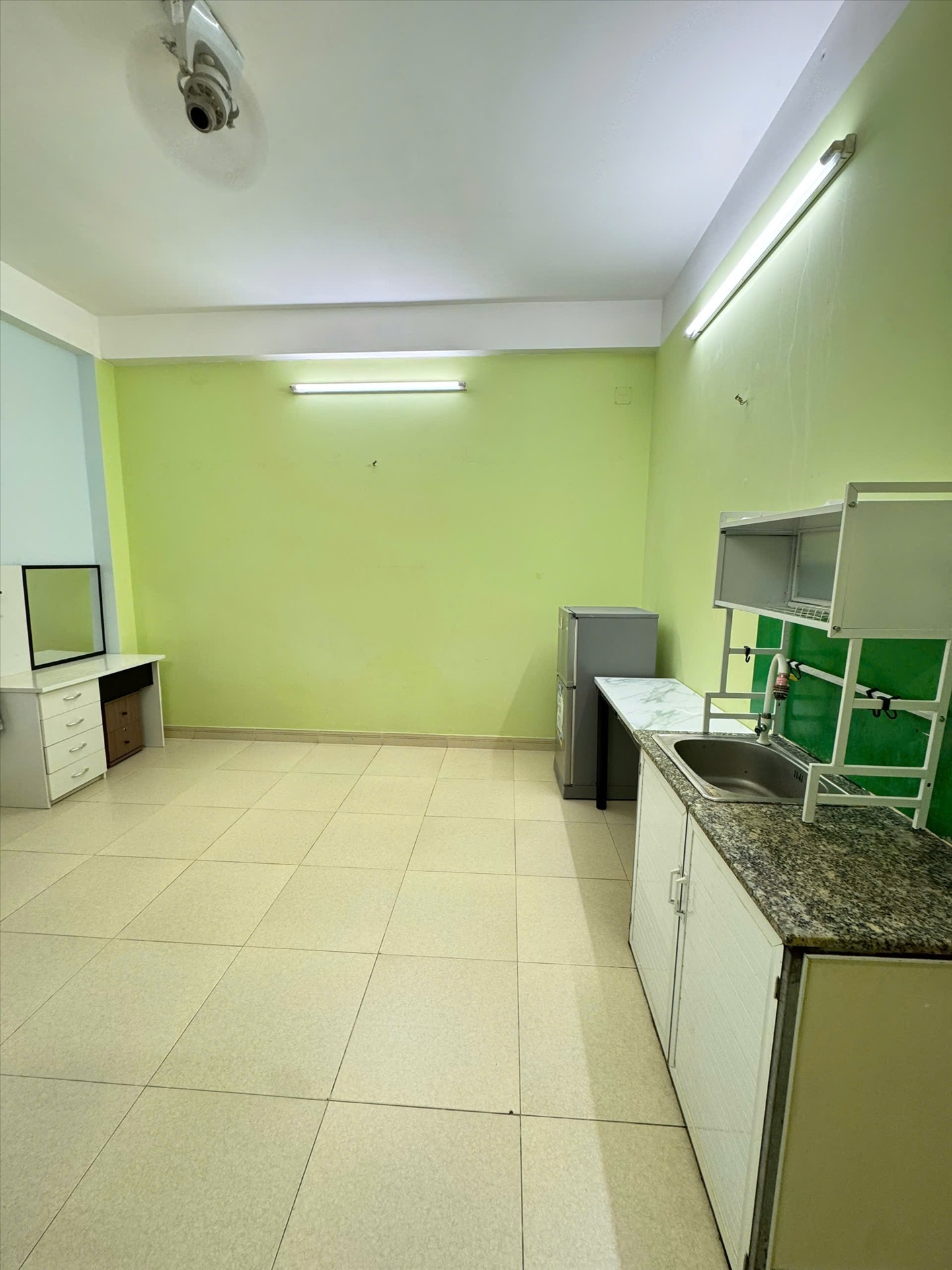 Phòng trọ Jinjoo Home Út Tịch - Tân Bình - Phòng (*)