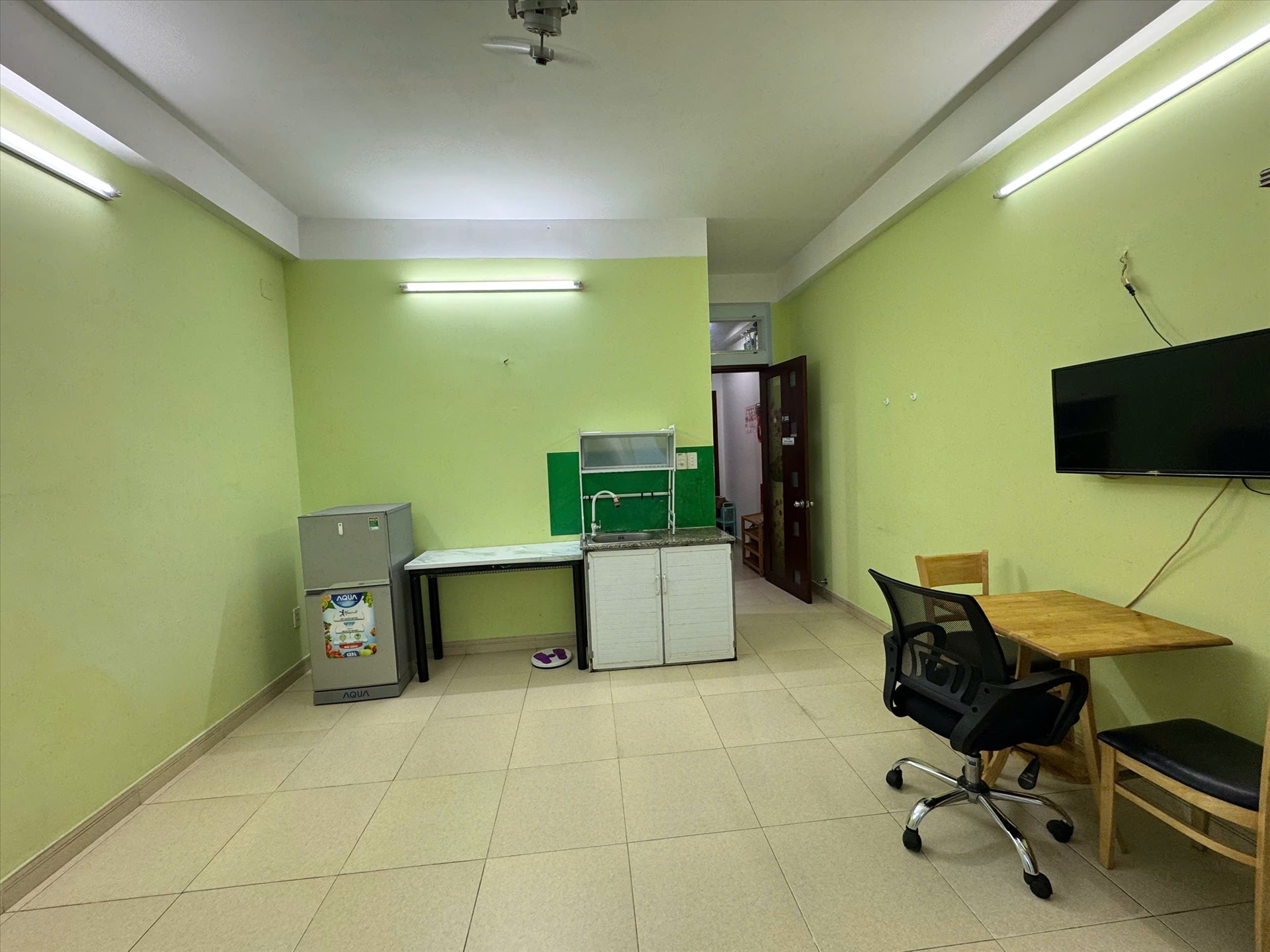 Phòng trọ Jinjoo Home Út Tịch - Tân Bình - Phòng (*)