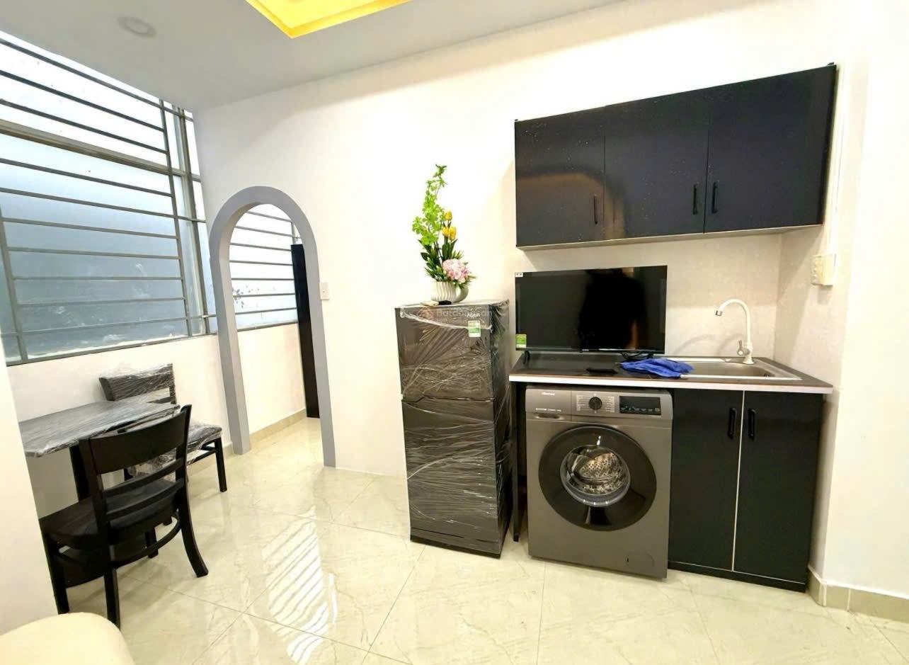 Phòng trọ 1 Phòng ngủ 25m2 tại LA Home Chử Đồng Tử - Tân Bình - Phòng khách