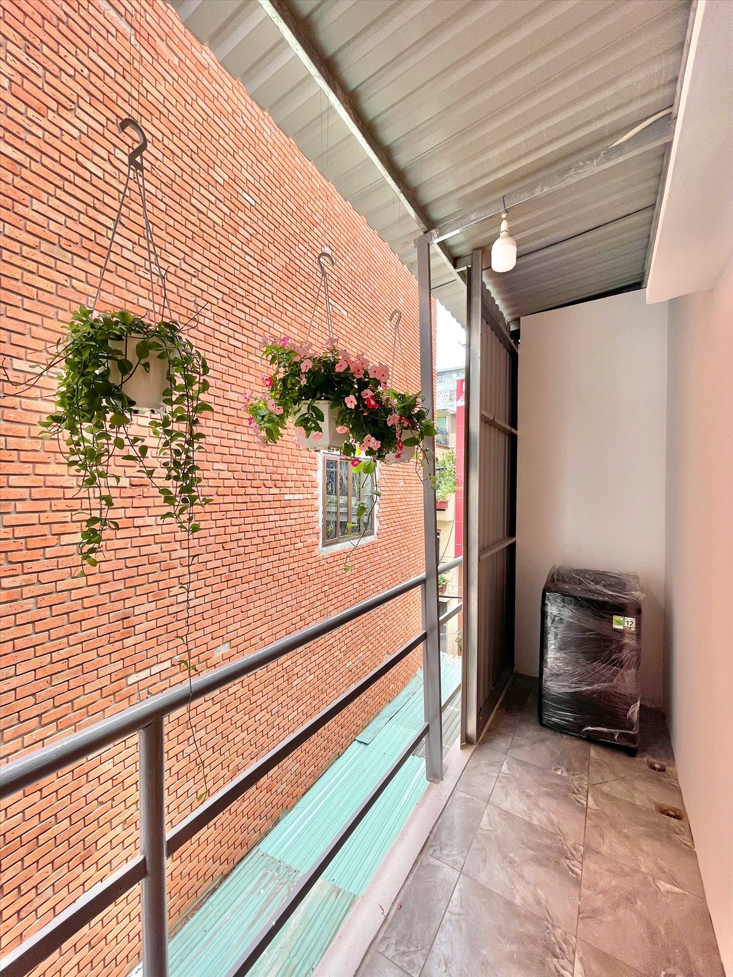 Phòng trọ 2 Phòng ngủ 50m2 tại AT Home Trương Hoàng Thanh - Tân Bình - Ban công