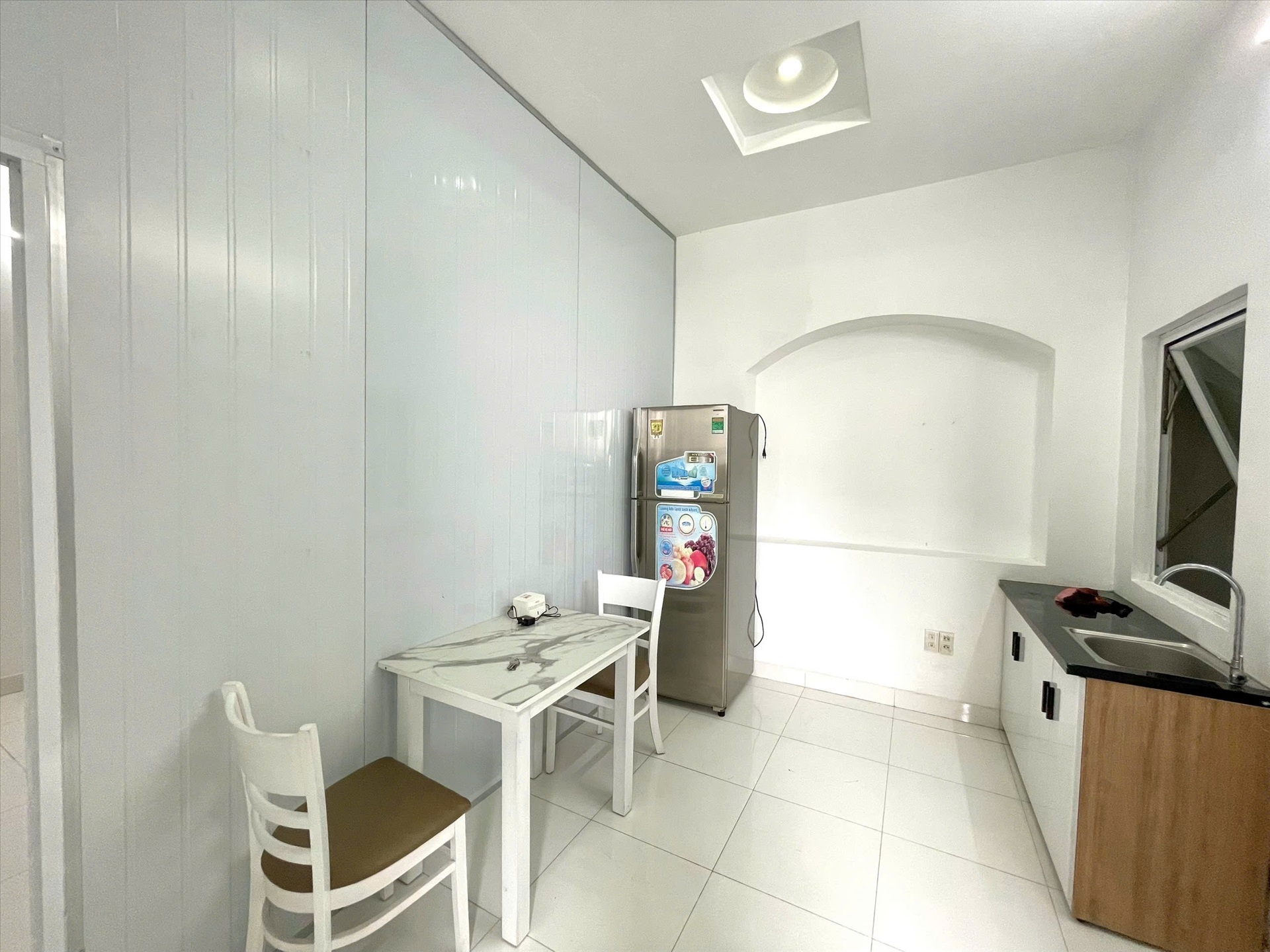 Phòng trọ 1 Phòng ngủ 30m2 tại Jinjoo Home Âu Cơ 2 - Tân Bình - Phòng khách