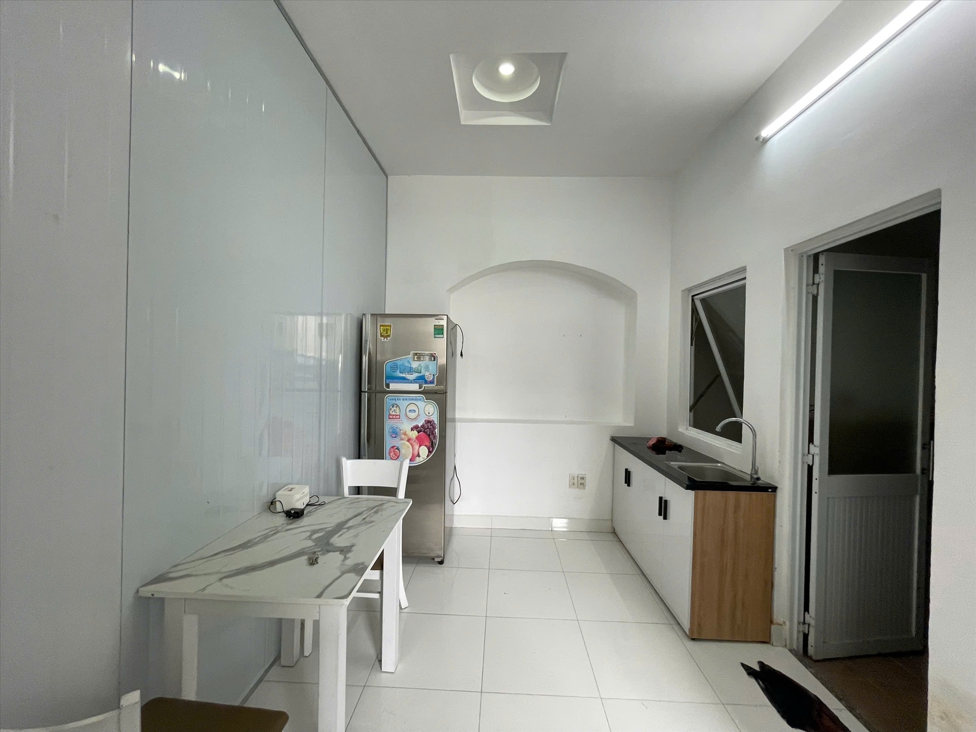 Phòng trọ 1 Phòng ngủ 30m2 tại Jinjoo Home Âu Cơ 2 - Tân Bình - Phòng khách