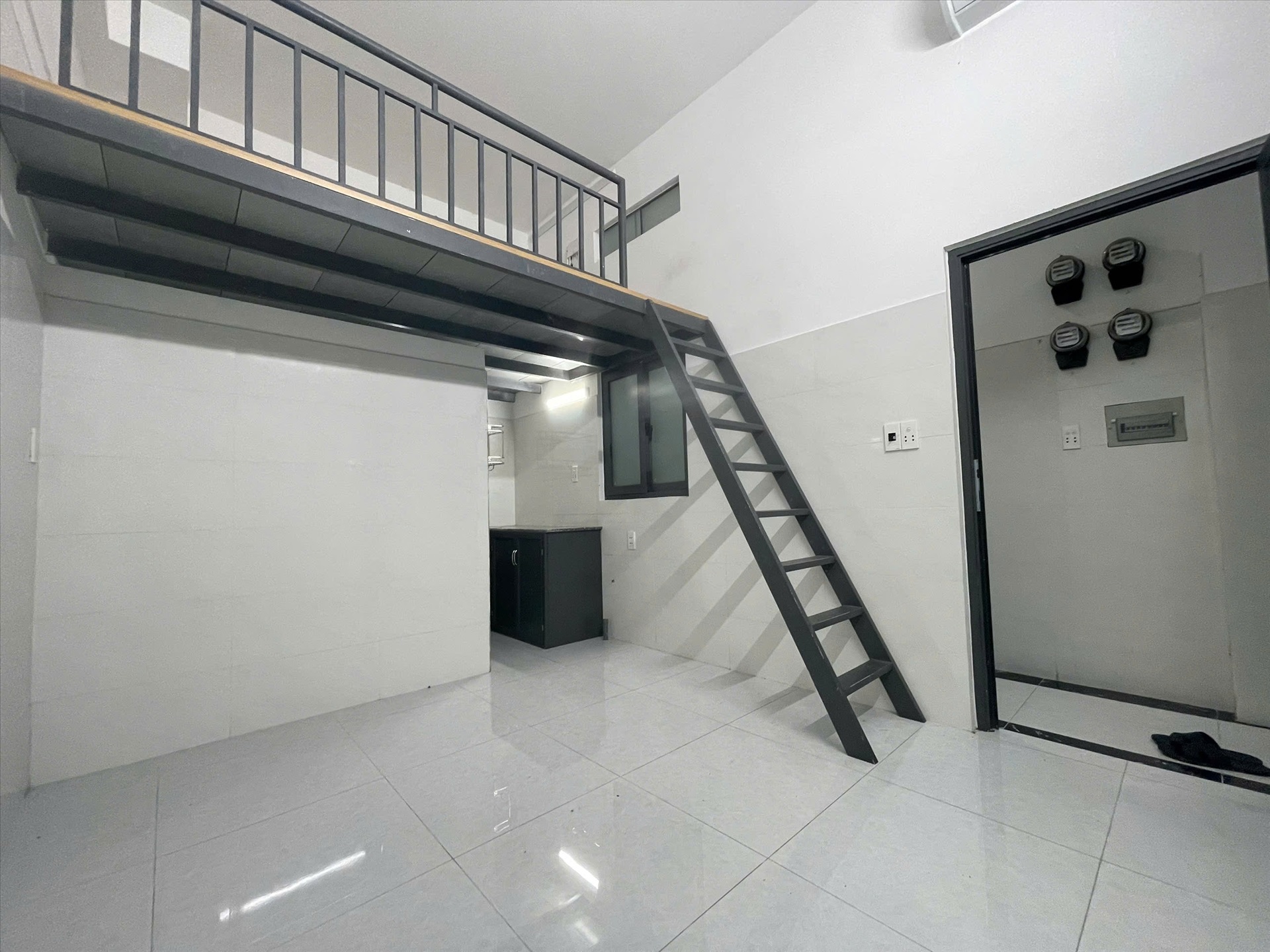 Phòng trọ Duplex 20m2 tại Jinjoo Home Trần Bá Giao - Gò Vấp - Phòng khách