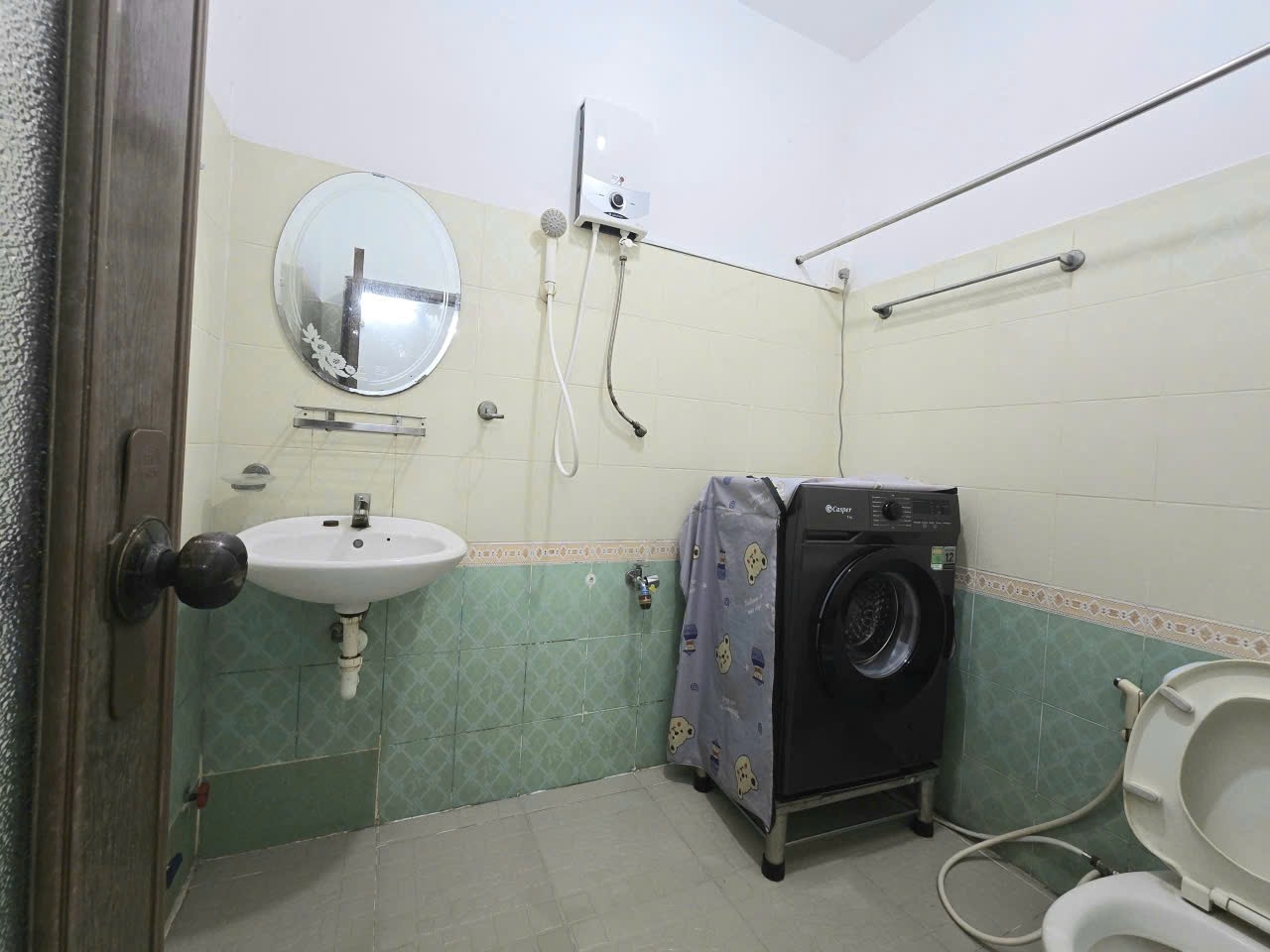 Phòng trọ Studio 25m2 tại Jinjoo Home Cách Mạng Tháng Tám - Quận 3 - Phòng tắm