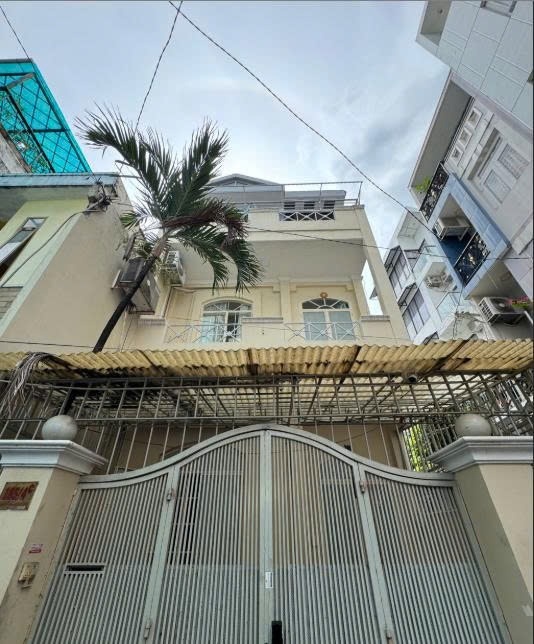 Phòng trọ PTC House Phan Đình Phùng - Phú Nhuận - Toàn cảnh tòa nhà (*)