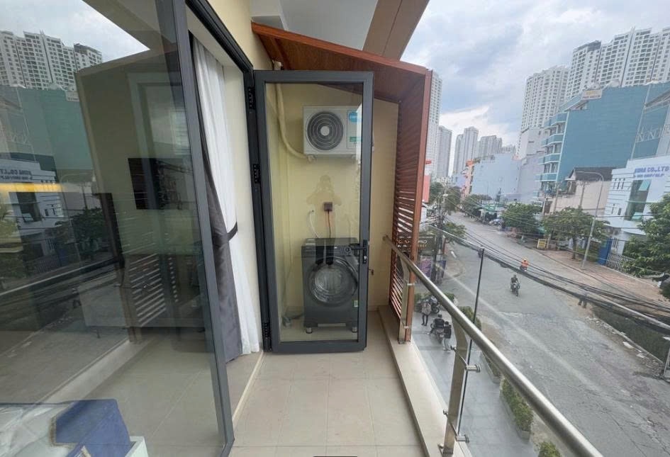 Phòng trọ Studio 25m2 tại PTC House 5 Trần Xuân Soạn - Quận 7 - Ban công