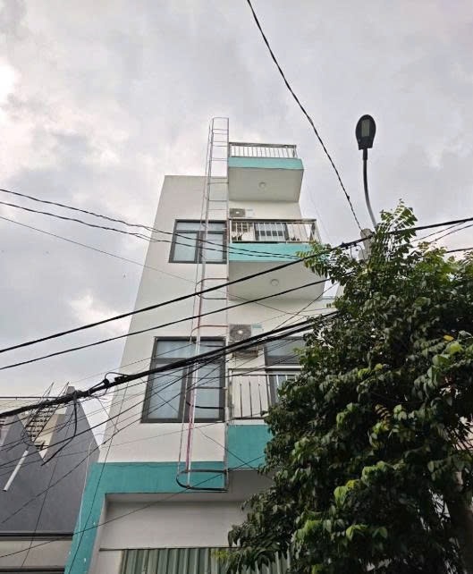 Phòng trọ PTC House Đường số 109 - Quận 9 - Toàn cảnh tòa nhà (*)