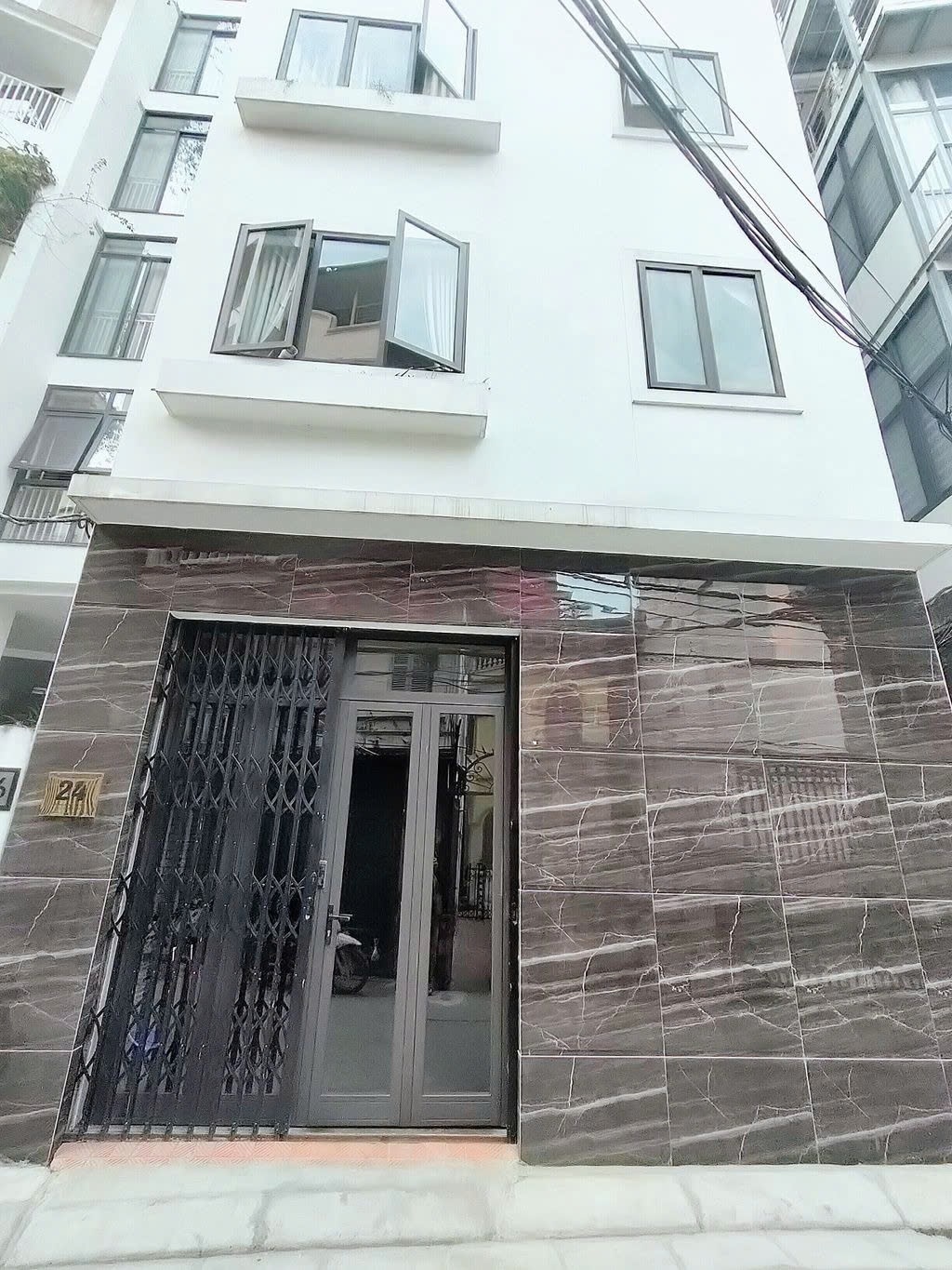 Phòng trọ PTC House 3 Xuân Diệu - Tây Hồ  - Toàn cảnh tòa nhà (*)