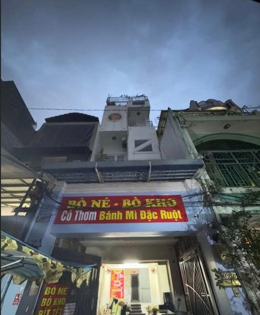 Phòng trọ PTC House 1 Nguyễn Công Trứ - Quận 1 - Toàn cảnh tòa nhà (*)