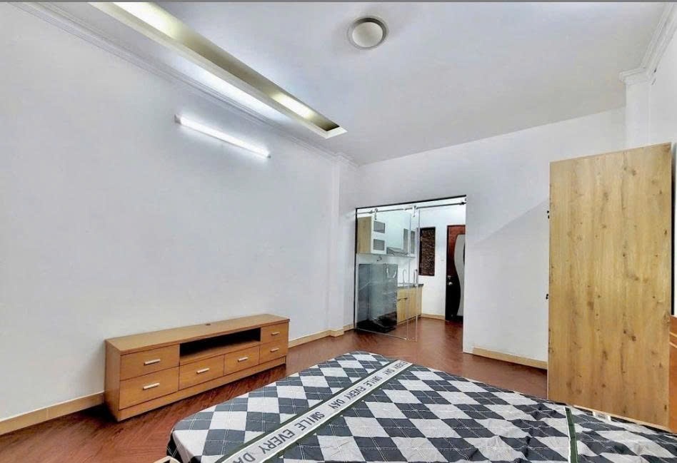 Phòng trọ PTC House 1 Nguyễn Công Trứ - Quận 1 - Phòng (*)