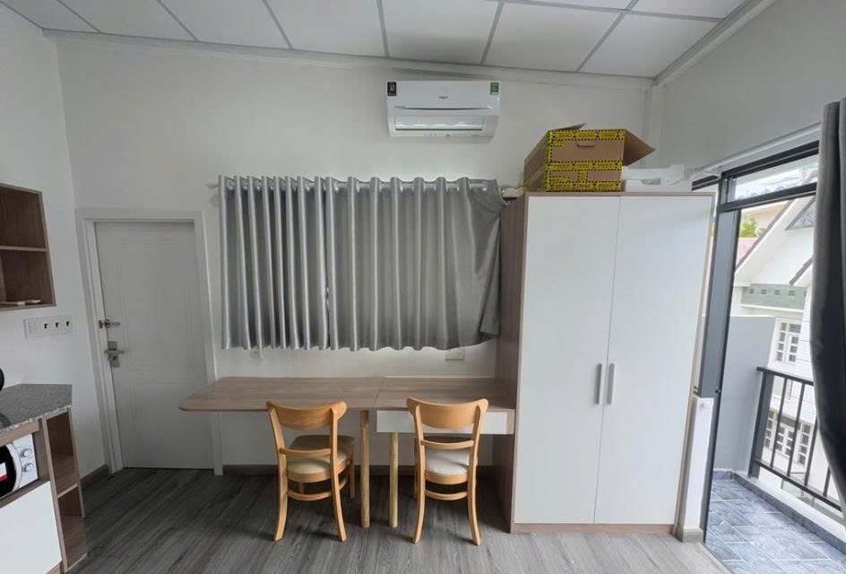 Phòng trọ Studio 35m2 tại PTC House 1 Nguyễn Gia Trí - Bình Thạnh - Góc làm việc