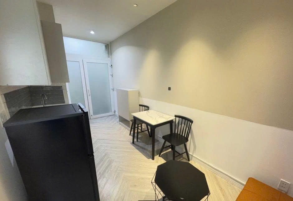 Phòng trọ 1 Phòng ngủ 40m2 tại PTC House 5 Nguyễn Cửu Vân - Bình Thạnh - Phòng khách