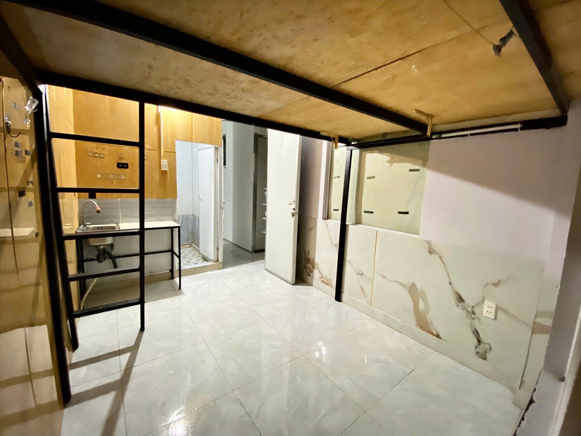 Phòng trọ Duplex 20m2 tại AH House Phạm Ngũ Lão - Gò Vấp - Phòng khách