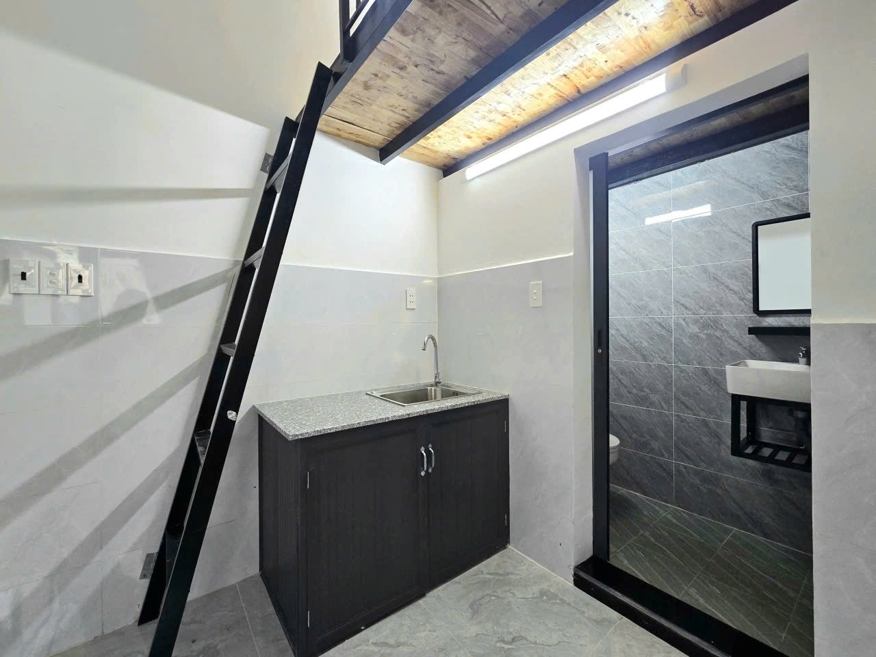 Phòng trọ Duplex 20m2 tại Jinjoo Home Trần Văn Ðang - Quận 3 - Phòng bếp