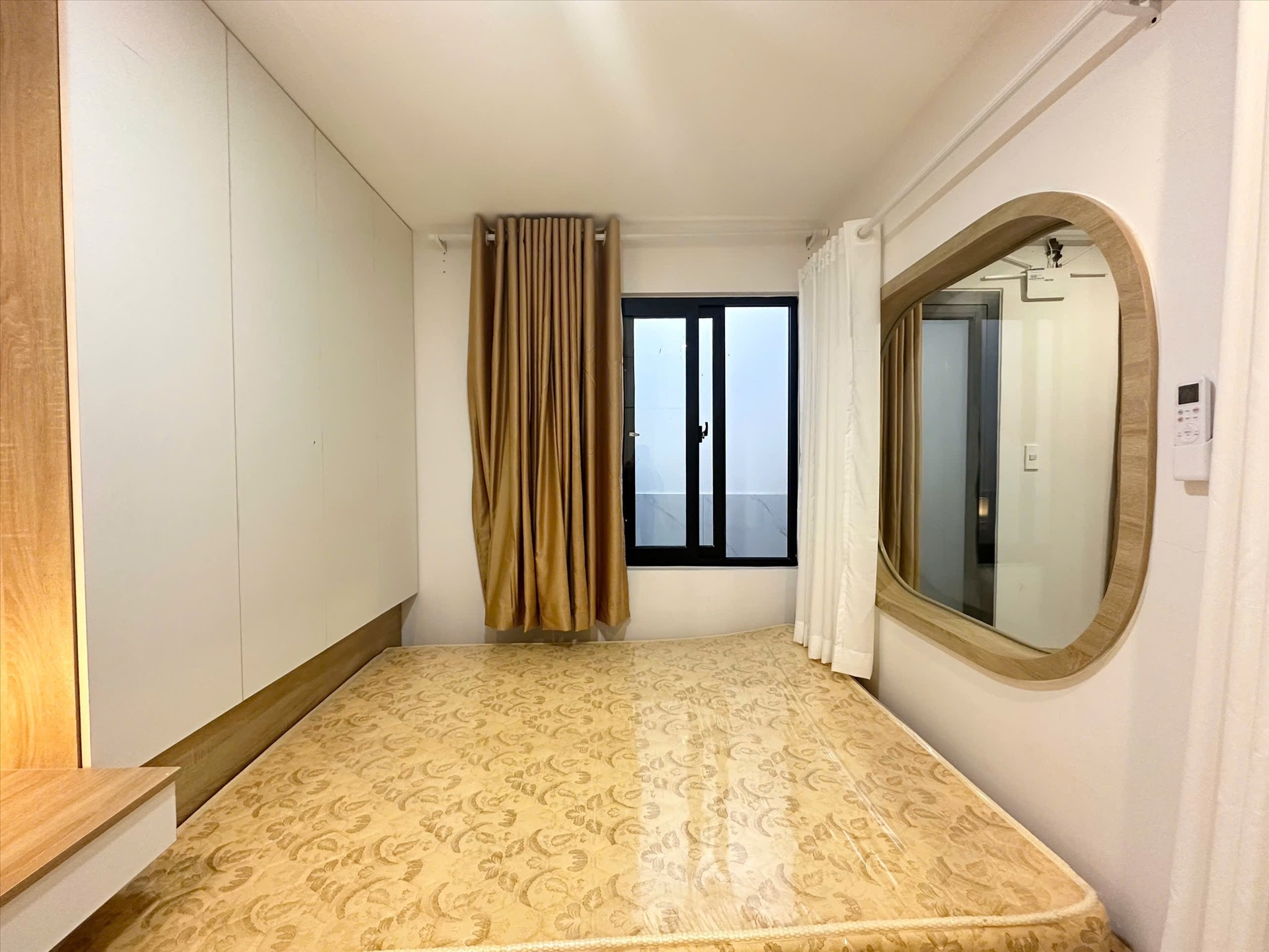 Phòng trọ SM Home Trần bình Trọng - Bình Thạnh - Phòng (*)