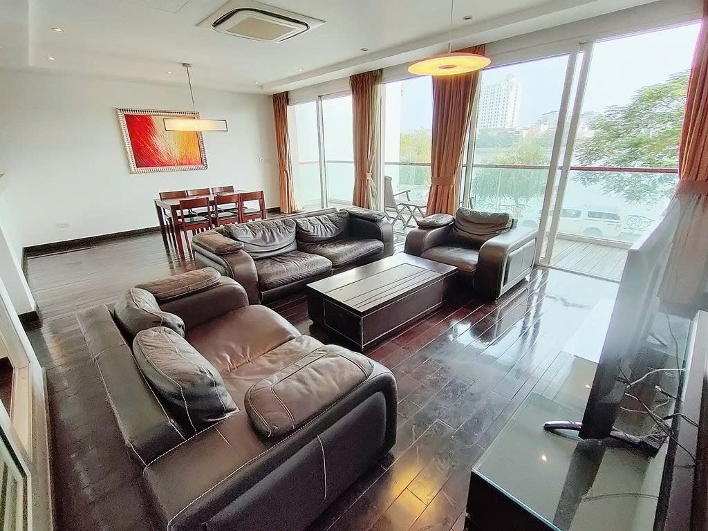 Phòng trọ 1 Phòng ngủ 250m2 tại PTC House 1 Quảng An - Tây Hồ  - Phòng khách