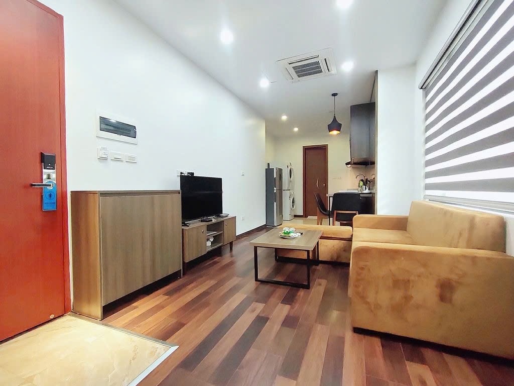 Phòng trọ 1 Phòng ngủ 35m2 tại PTC House 1 Linh Lang - Ba Đình - Phòng khách