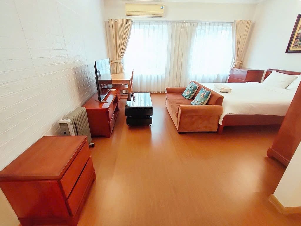 Phòng trọ Studio 45m2 tại PTC House Văn Cao - Ba Đình  - Phòng khách
