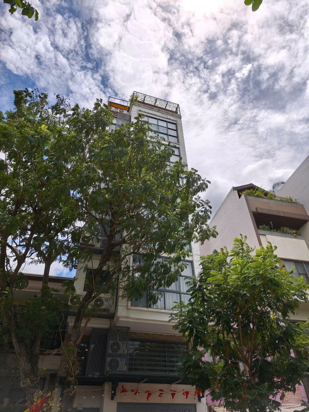 Phòng trọ PTC House 1 Hoàng Sa - Quận 1 - Toàn cảnh tòa nhà (*)