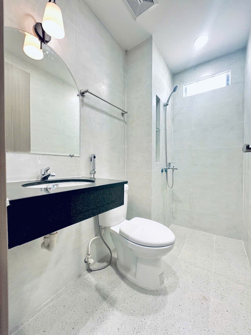 Phòng trọ Studio 25m2 tại Haya House Búi Đình Túy - Bình Thạnh - Phòng tắm