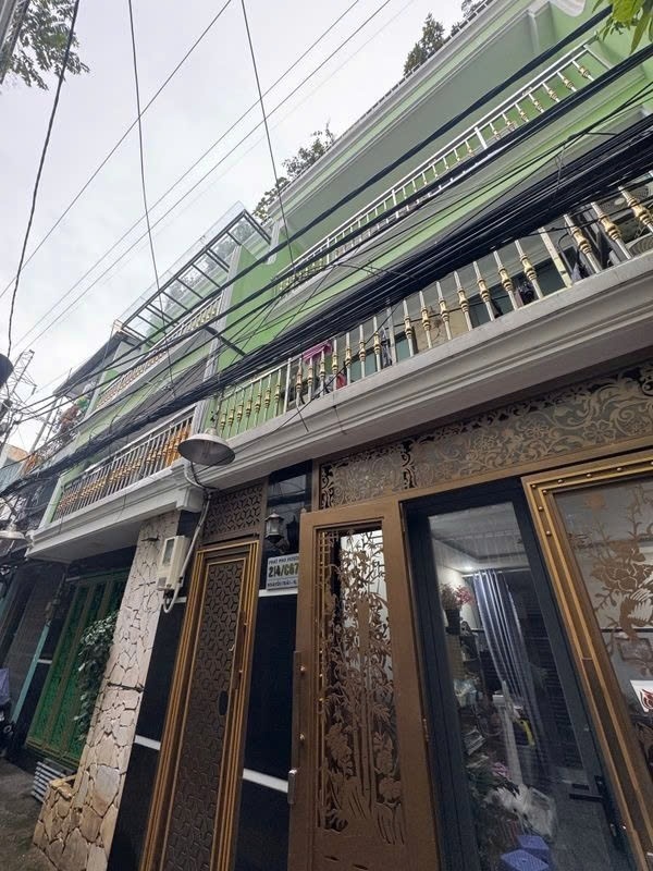 Phòng trọ PTC House 12 Nguyễn Trãi - Quận 1