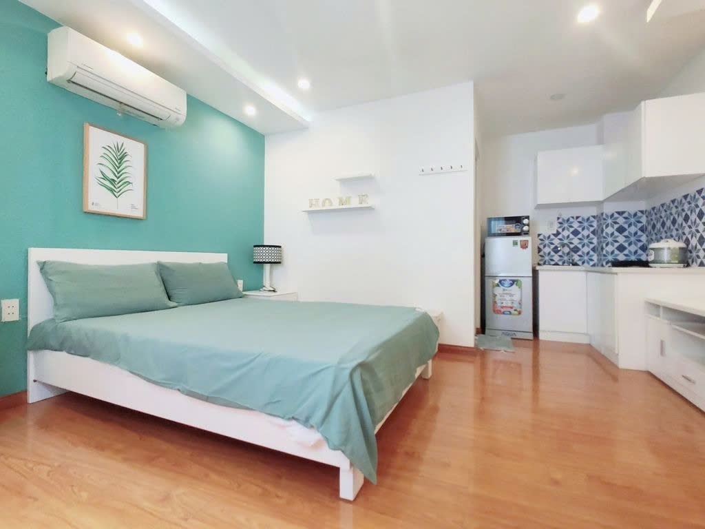 Phòng trọ PTC House 2 Lê Thánh Tôn - Quận 1  - Phòng (*)