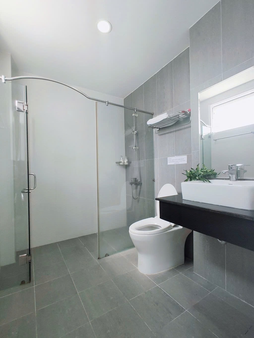 Phòng trọ Studio 20m2 tại PTC House Hưng Gia 4 - Quận 7 - Phòng tắm