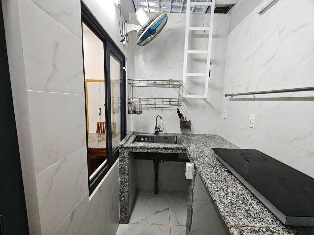 Phòng trọ Studio 25m2 tại PTC House Đường D7 - Quận 2 - Phòng bếp