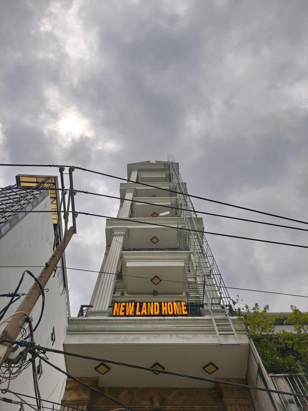 Phòng trọ PTC House 5 Huỳnh Tấn Phát - Quận 7 - Toàn cảnh tòa nhà (*)