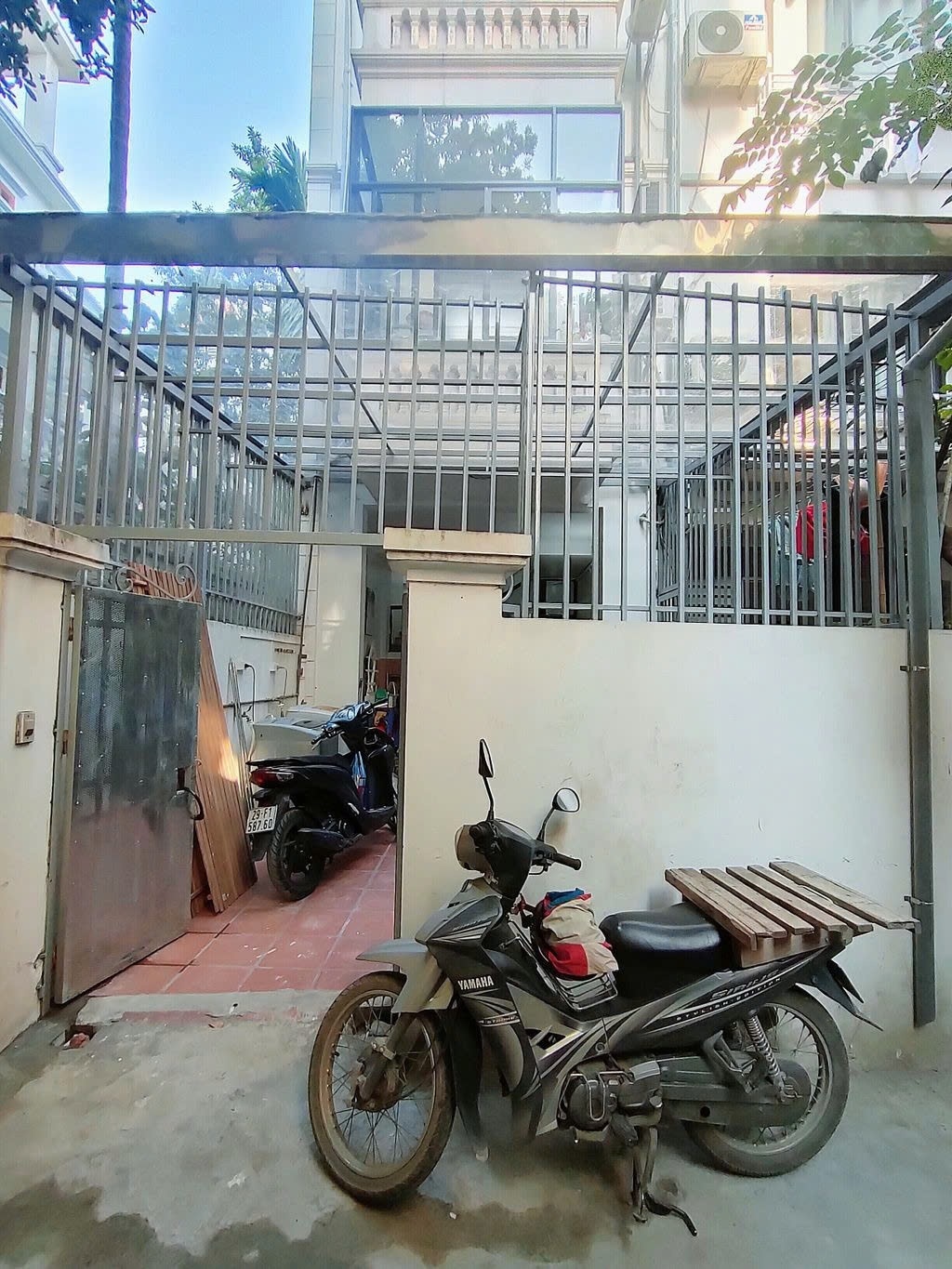 Phòng trọ PTC House Trịnh Công Sơn - Tây Hồ - Toàn cảnh tòa nhà (*)