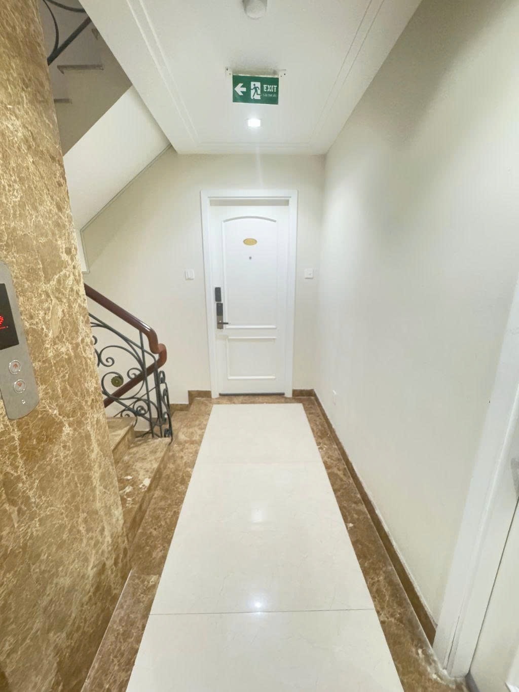 Phòng trọ PTC House 2 Cao Triều Phát - Quận 7 - Khu cầu thang chung (*)