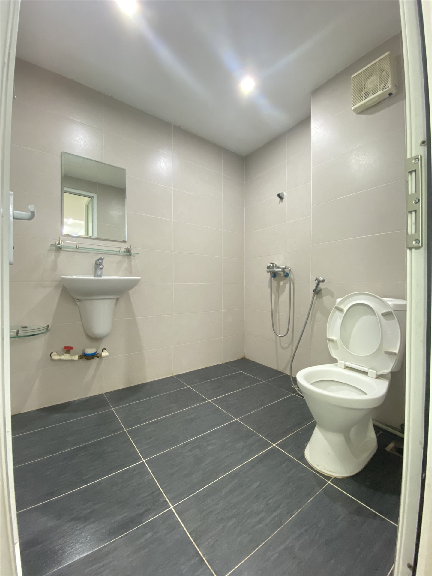 Phòng trọ 2 Phòng ngủ 65m2 tại TT House Thổ Quan 1 - Đống Đa - Phòng tắm