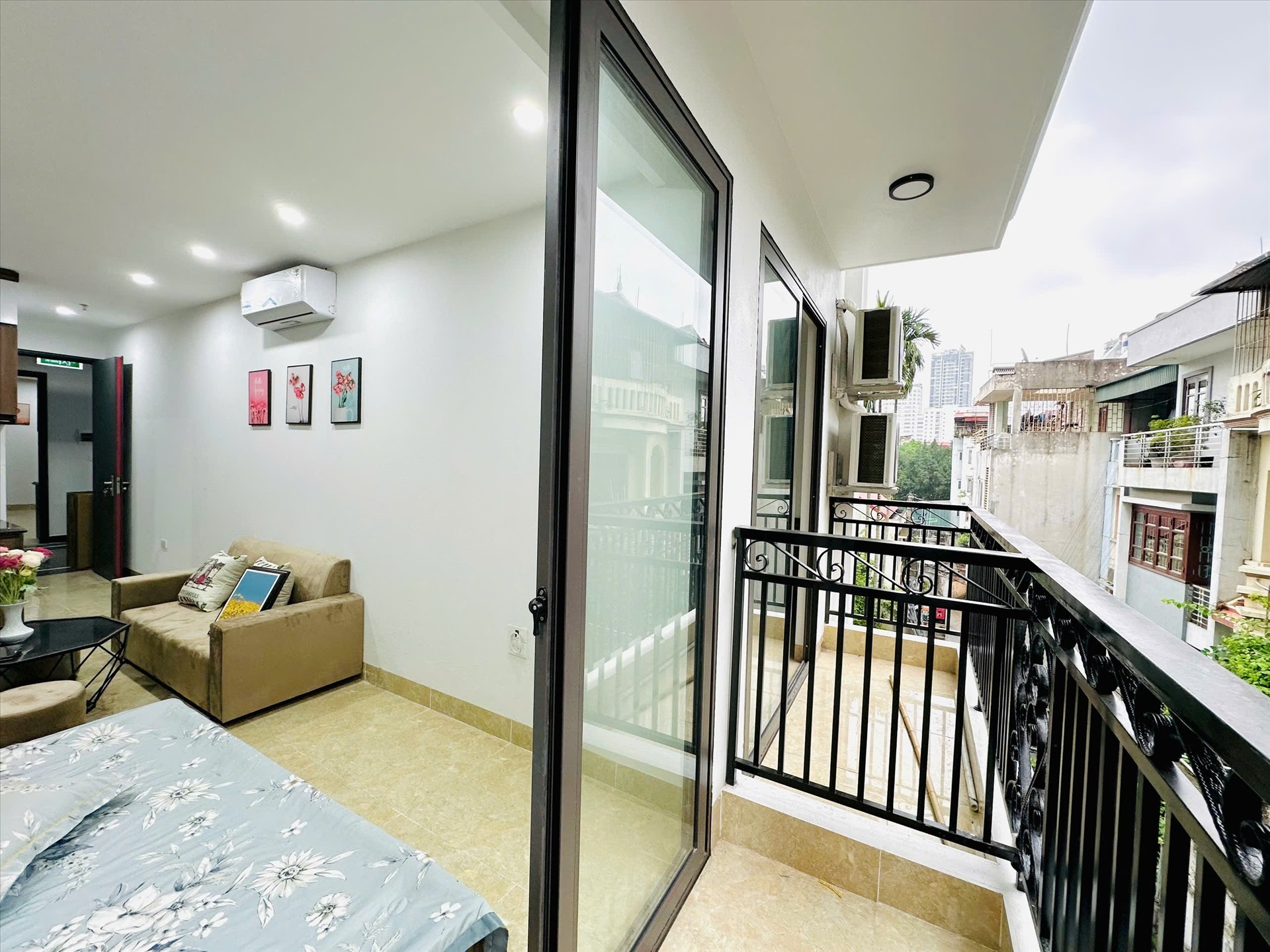 Phòng trọ Studio 35m2 tại TT House Nguyễn Khang - Cầu Giấy - Ban công