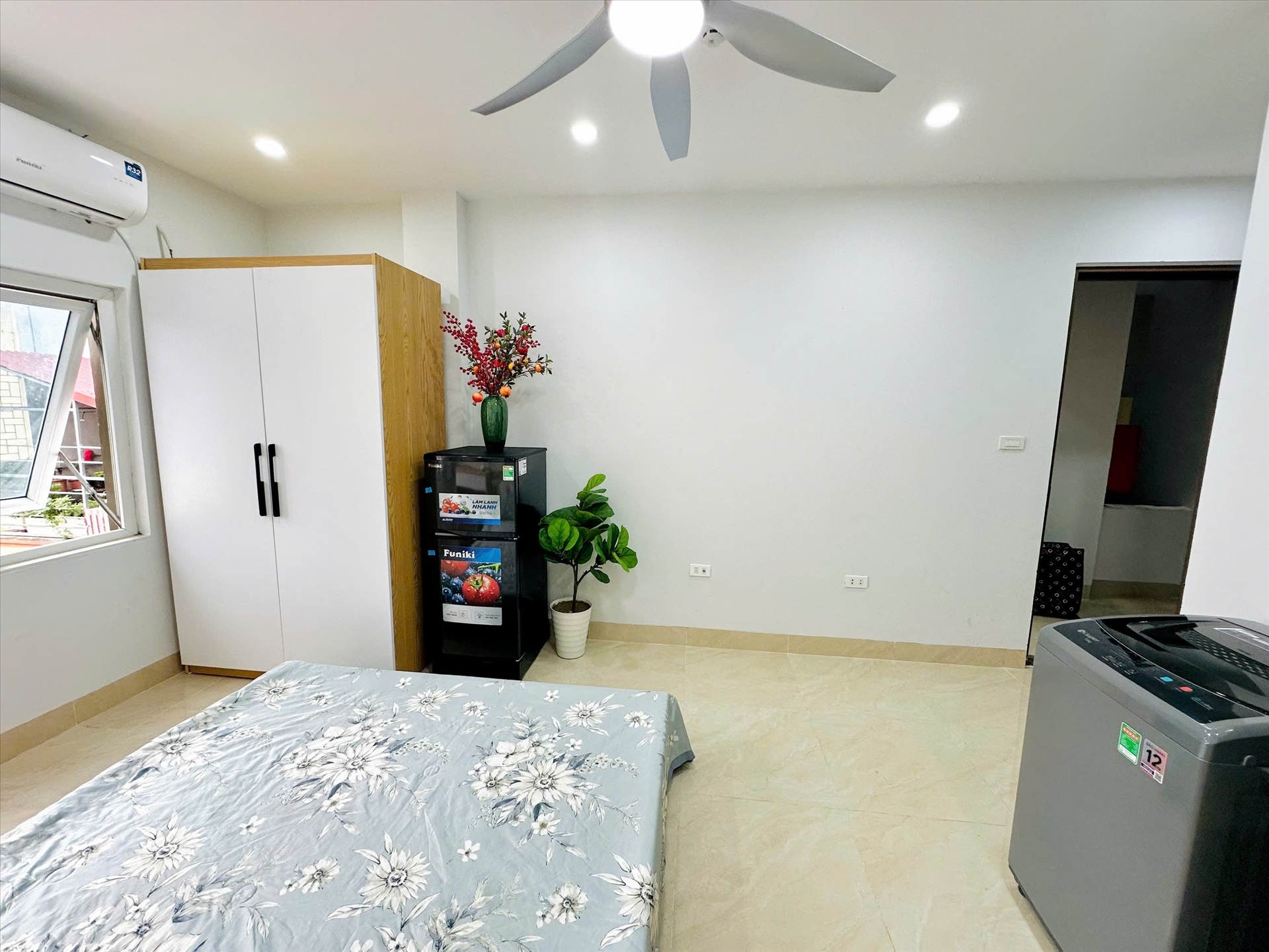 Phòng trọ Studio 30m2 tại TT House Trung Kính - Cầu Giấy - Phòng khách