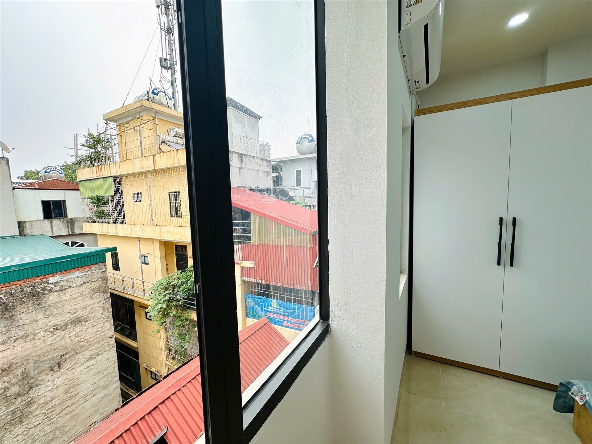 Phòng trọ Studio 30m2 tại TT House Trung Kính - Cầu Giấy - Ban công
